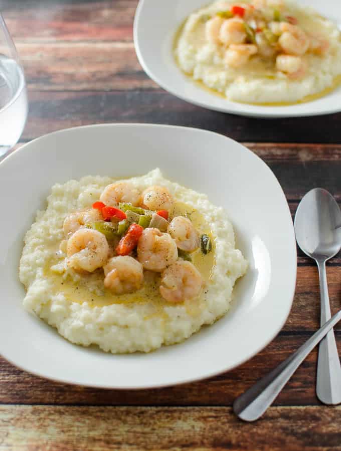 Easy shrimp and Grits- Spice up your weeknight menu with this quick and easy shrimp and grits recipe. I www.domesticdee.com