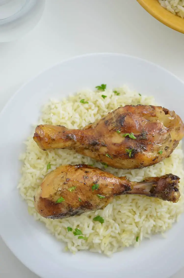 This delicious maple dijon chicken is cooked in the slow cooker. It is very easy to make with only a few ingredients you probably already have in you kitchen.