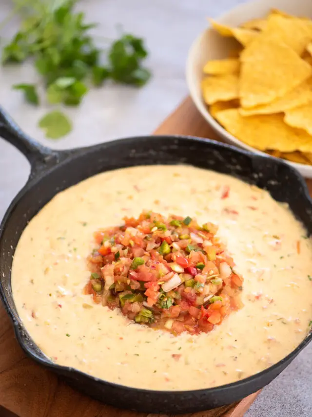 Pepper Jack Queso Dip! (Easy & Delicious!)